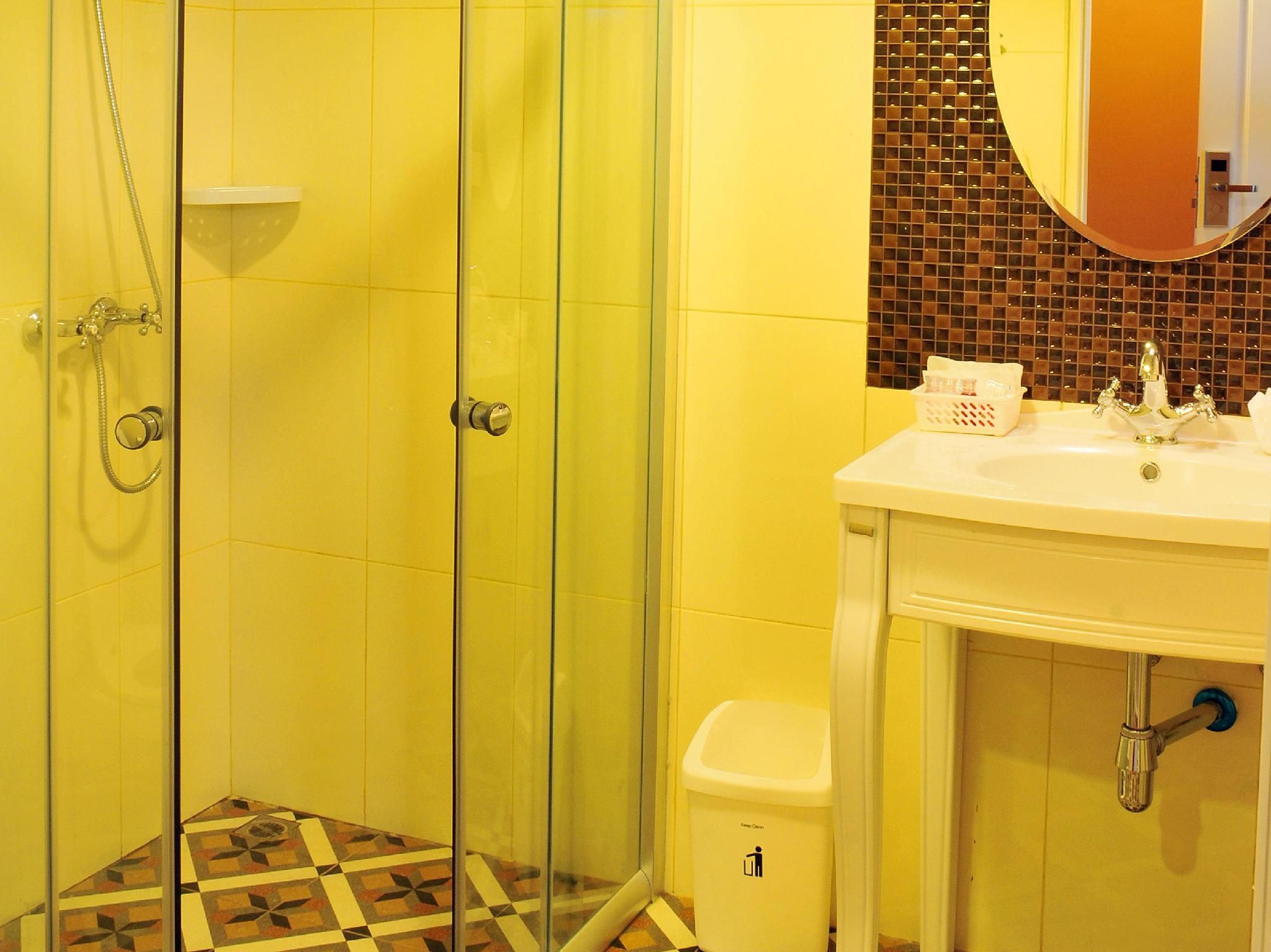 Deluxe Twin Bed Room