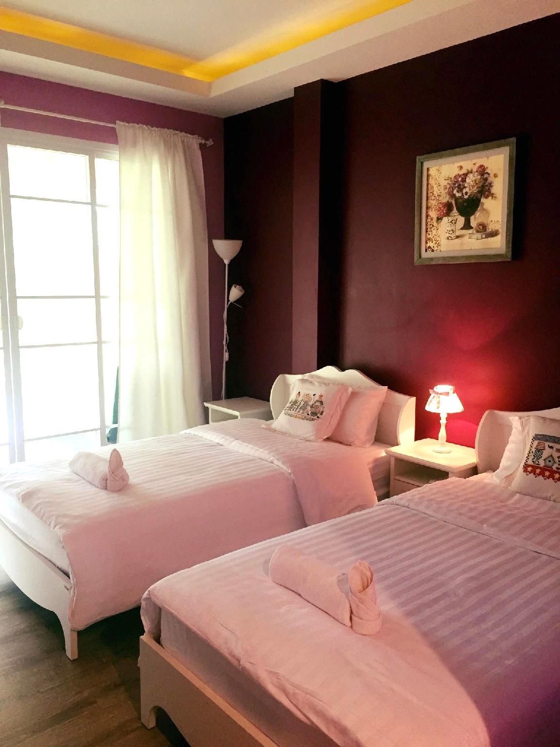 Deluxe Twin Bed Room