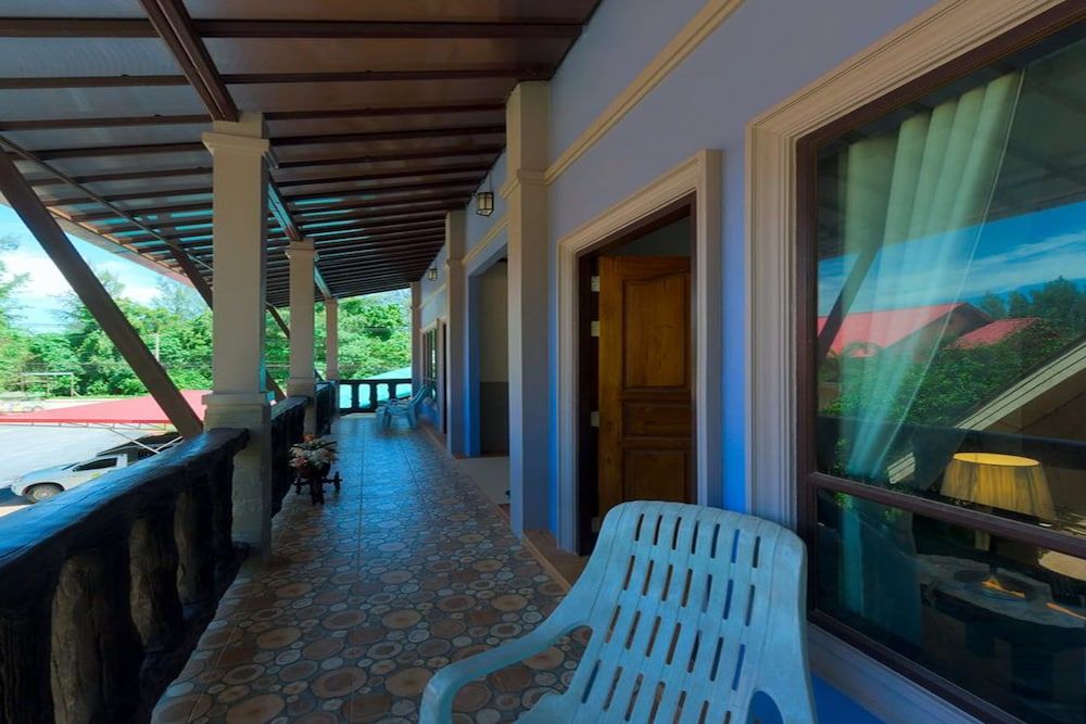 Rim Khao Resort Bungalow with Air Conditioned 3