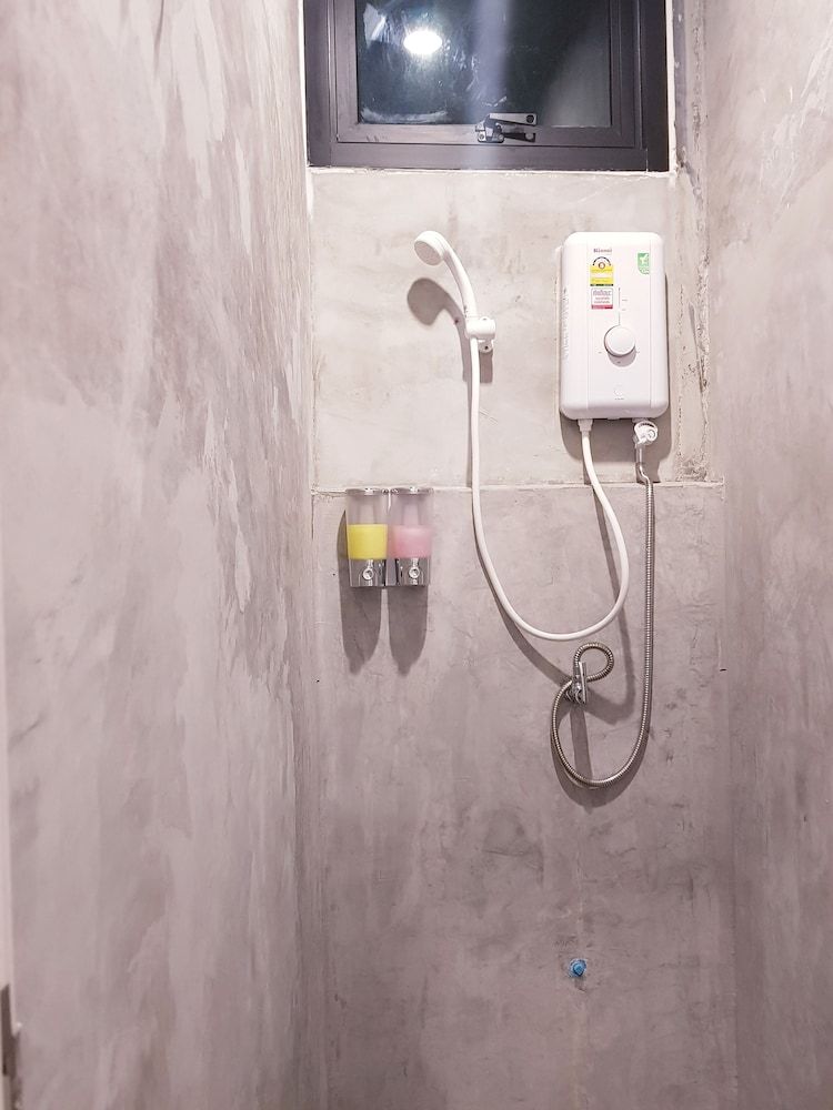 The Cocoon Hostel 6-Bed Female Dormitory 7