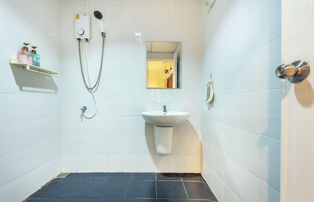 undefined Sloth Hostel Don Mueang 8