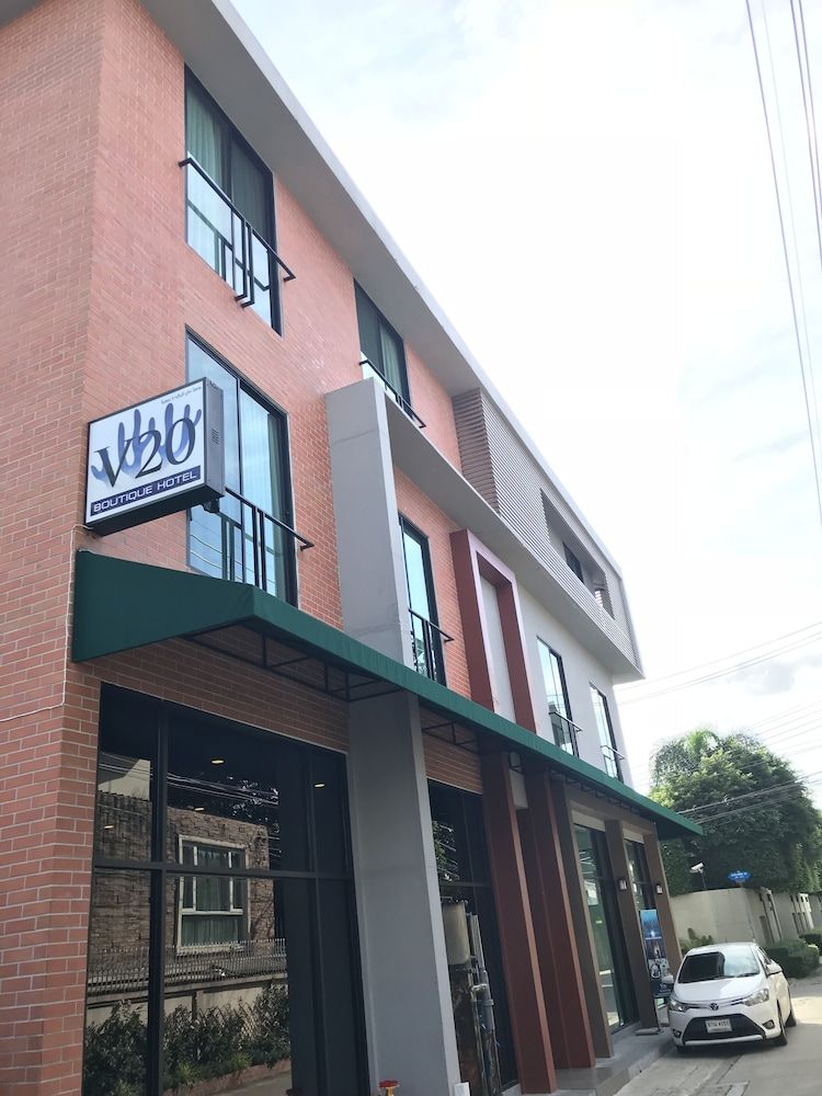 undefined V20boutique Jacuzzi Hotel 4