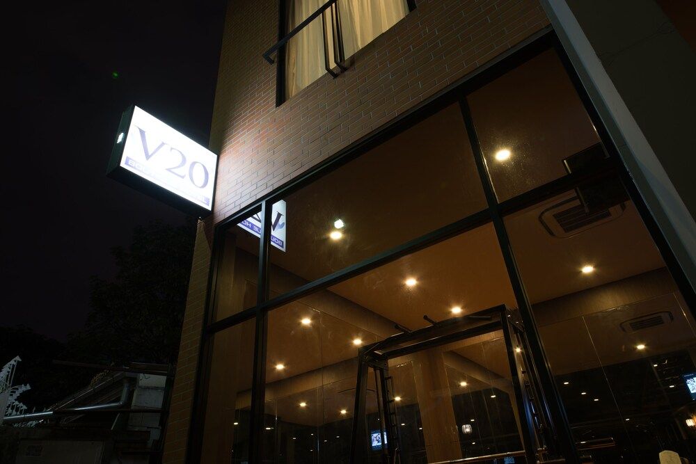 undefined V20boutique Jacuzzi Hotel 6