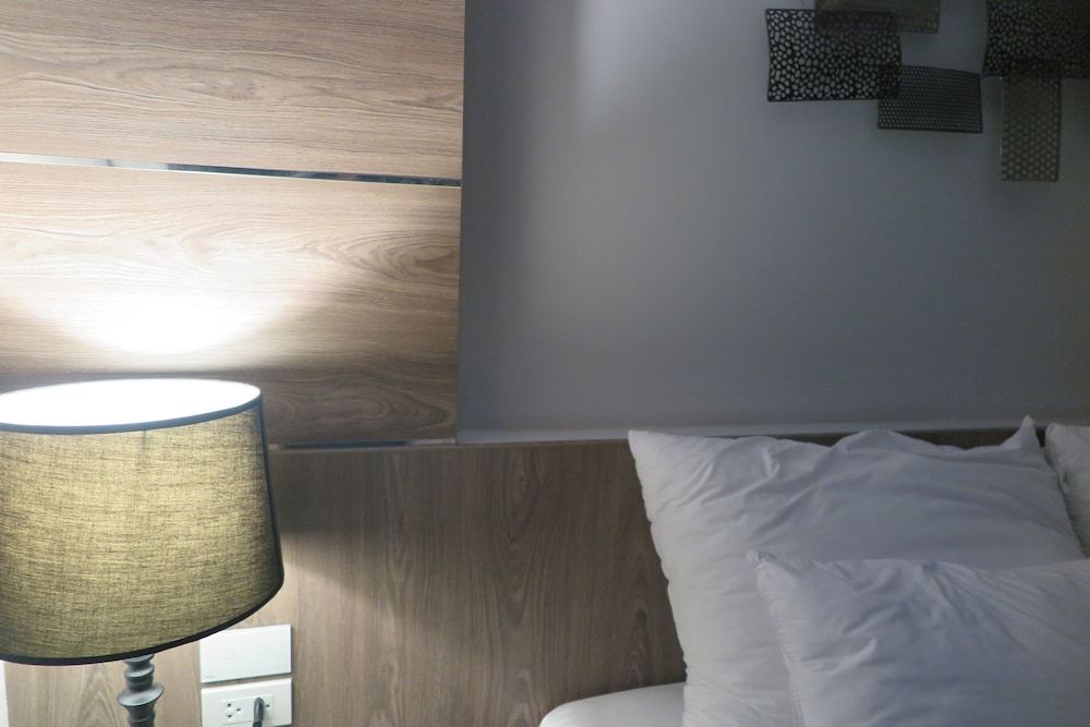 V20boutique Jacuzzi Hotel Deluxe Room, 1 King Bed 11