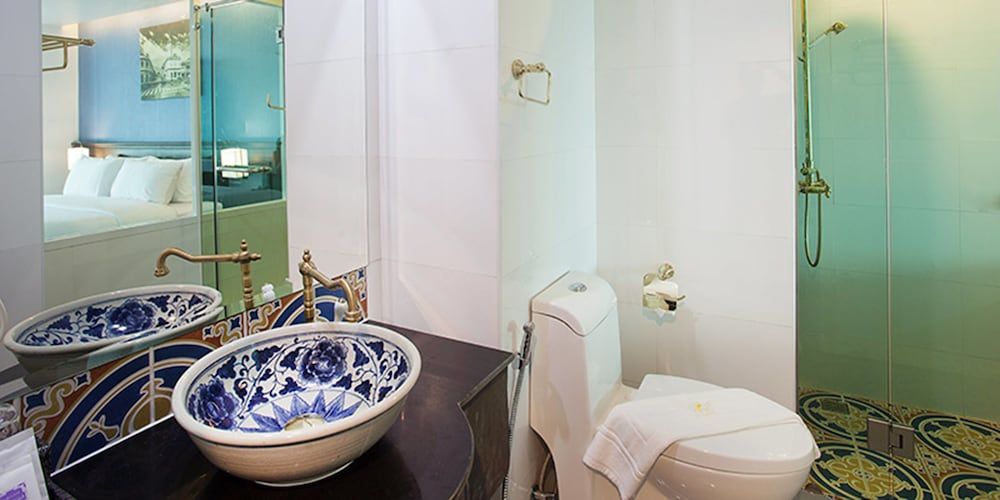 Bathroom sink