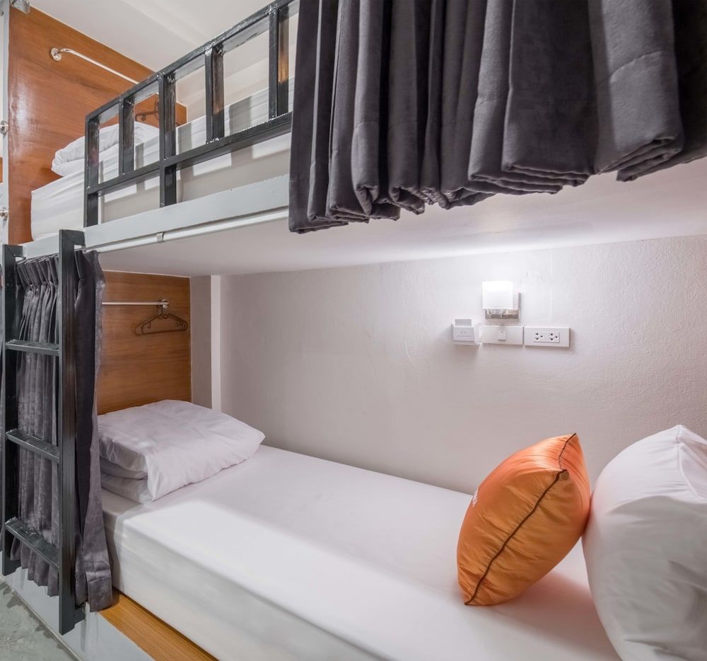 Tiny Taladnoi Hostel Basic Twin Room, Shared Bathroom 2