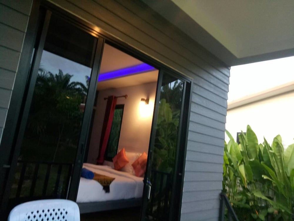 Baan Reenaa Lanta