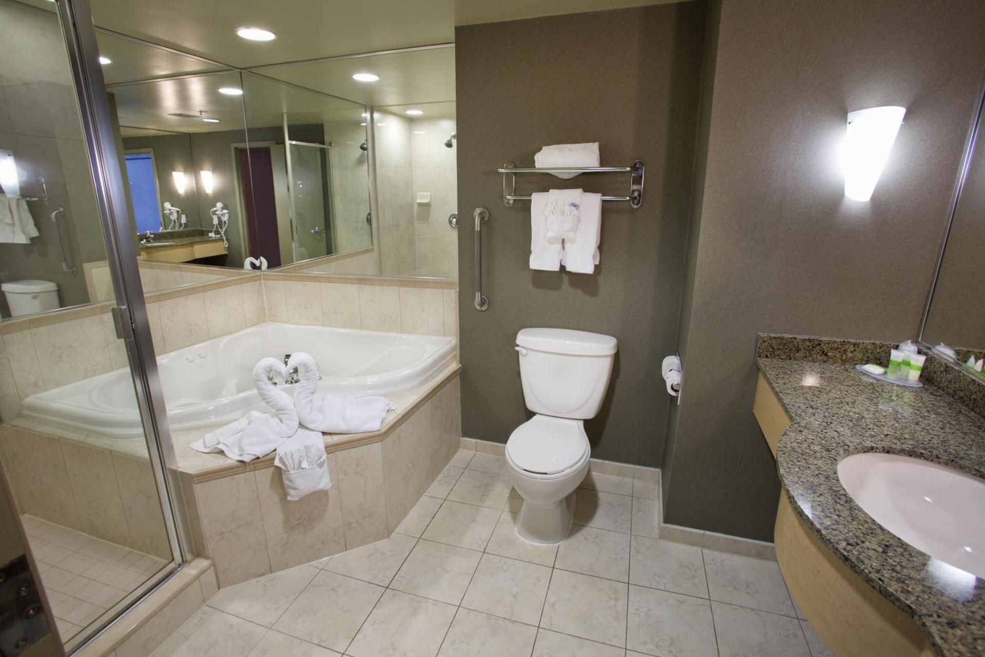 Tower RoomRiver ViewOne King Jacuzzi Suite