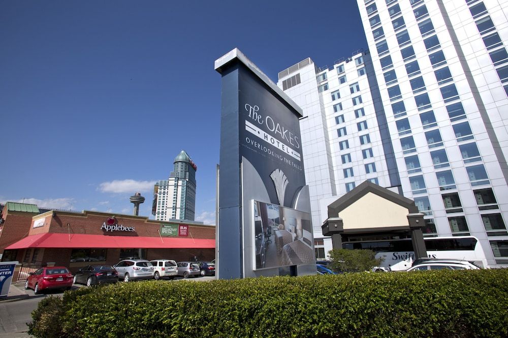 undefined Oakes Hotel Overlooking the Falls 2