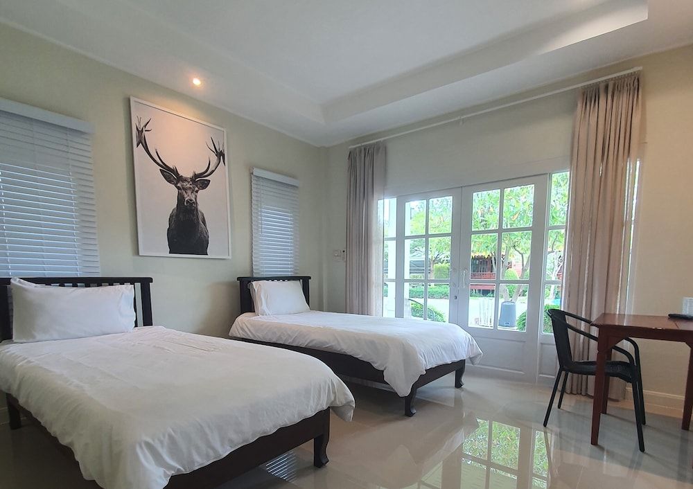 Aob-Oun Homestay Deluxe Room 6