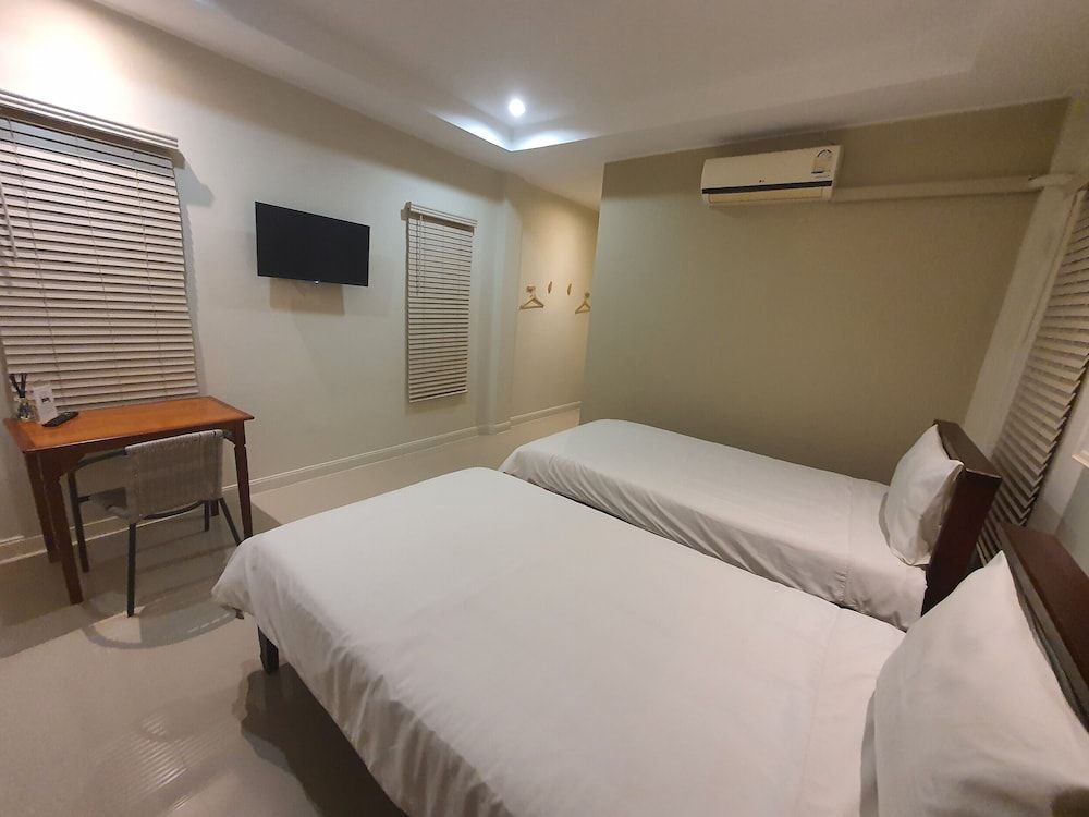 Aob-Oun Homestay Deluxe Room 7
