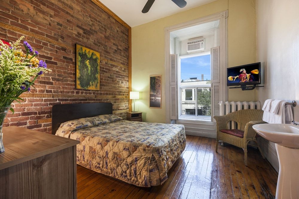 Hotel Abri du Voyageur Budget Room, 1 Double Bed, Shared Bathroom