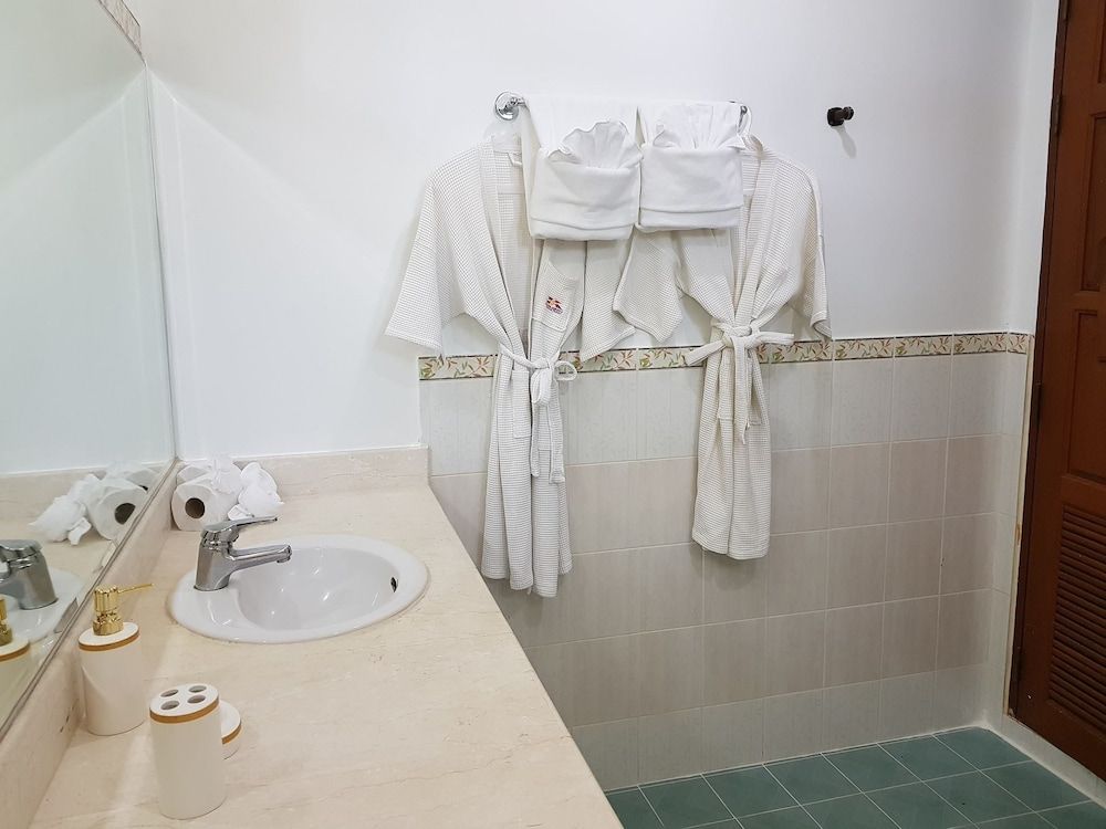 Mayan Apartment 2-Bedroom Apartment 8