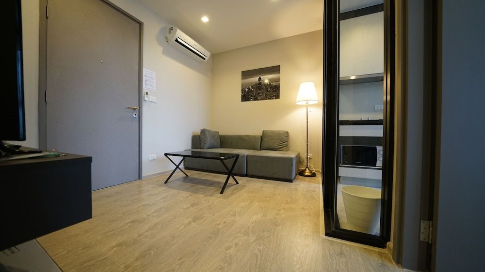 The Base Central Pattaya BY U Plus Deluxe Room 11