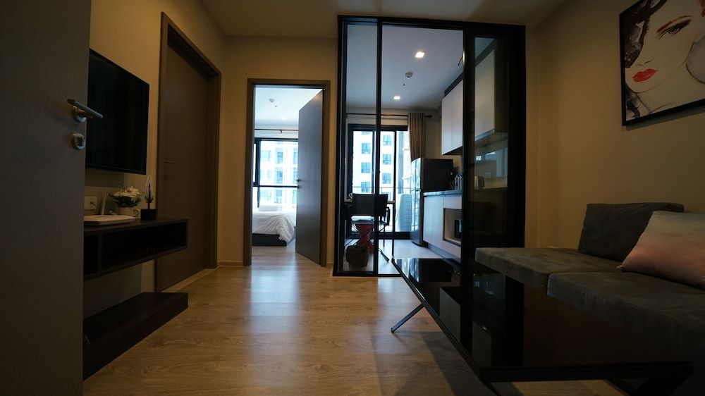 The Base Central Pattaya BY U Plus Deluxe Room 6