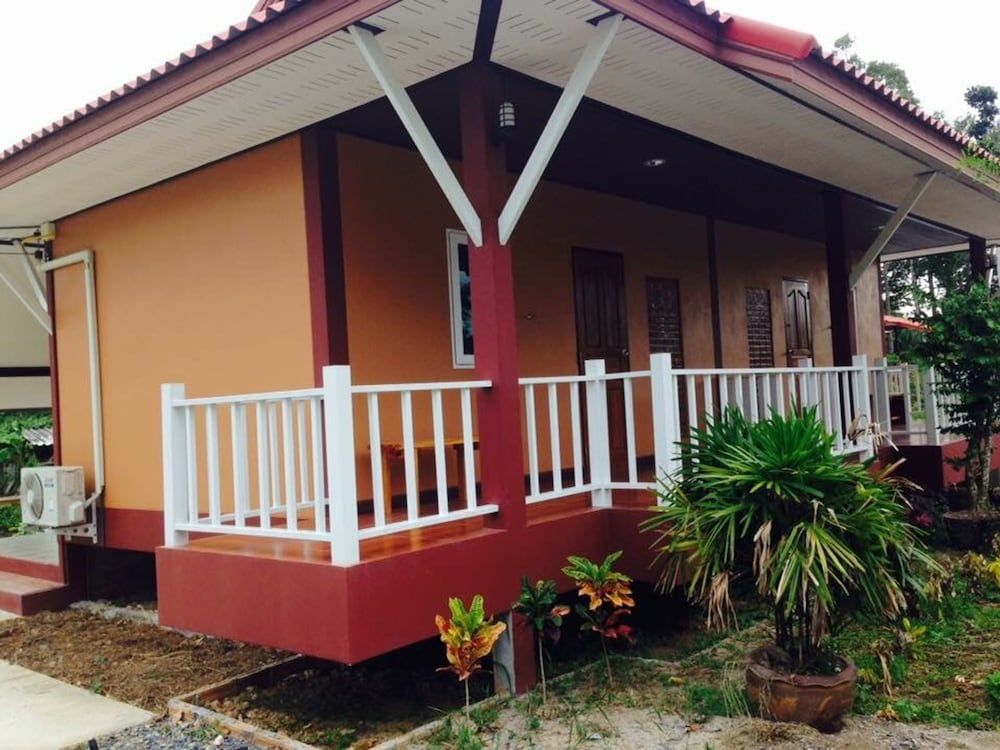 Phuengluang Resort Family Room 11