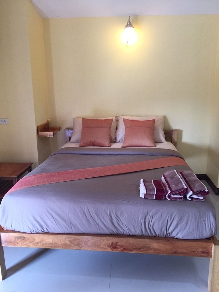 Phuengluang Resort Deluxe Room 10