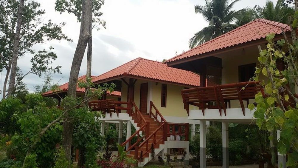 Phuengluang Resort Deluxe Room 13