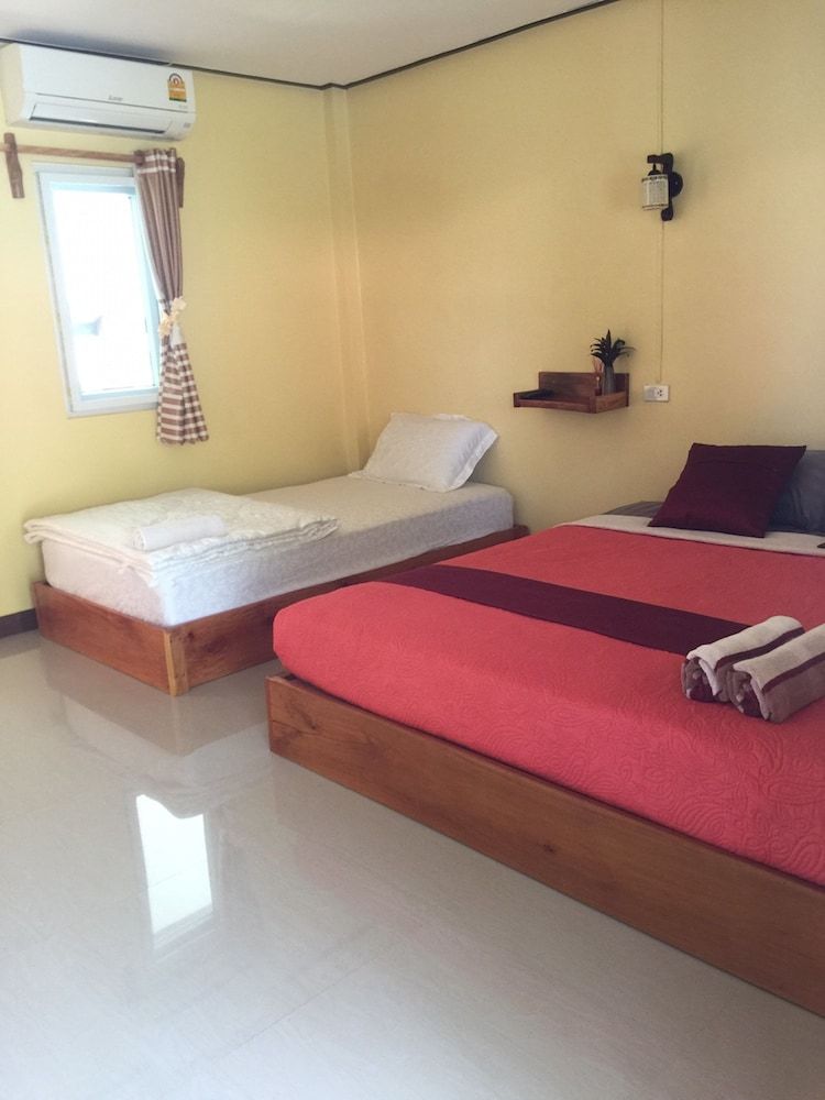 Phuengluang Resort Family Room 8