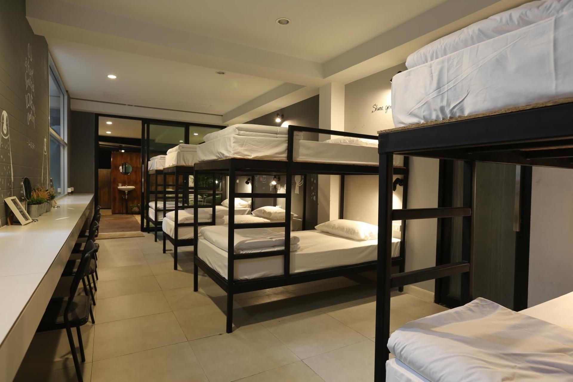 Bunk Bed in Mixed Dormitory Room