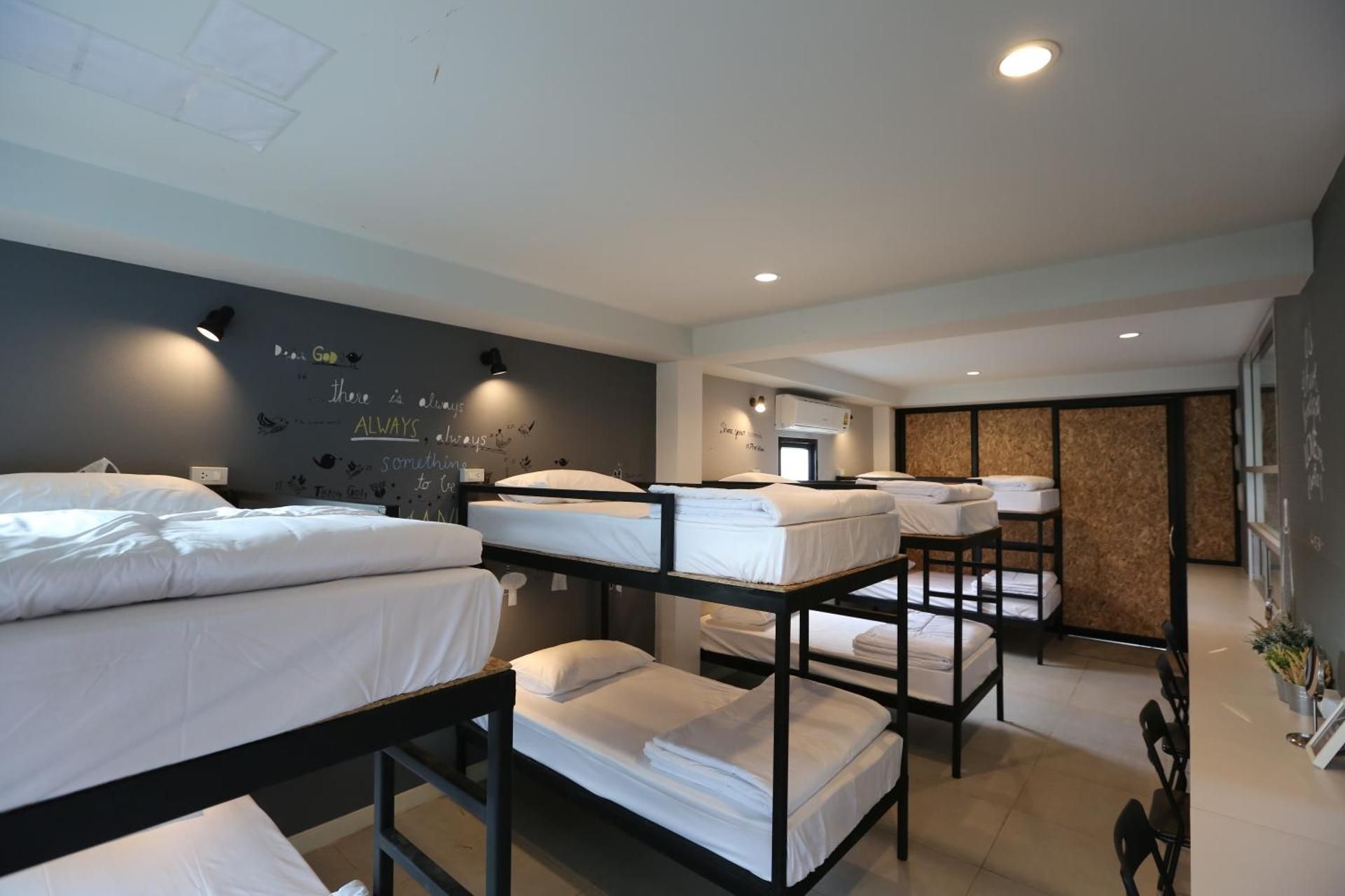 Bunk Bed in Mixed Dormitory Room