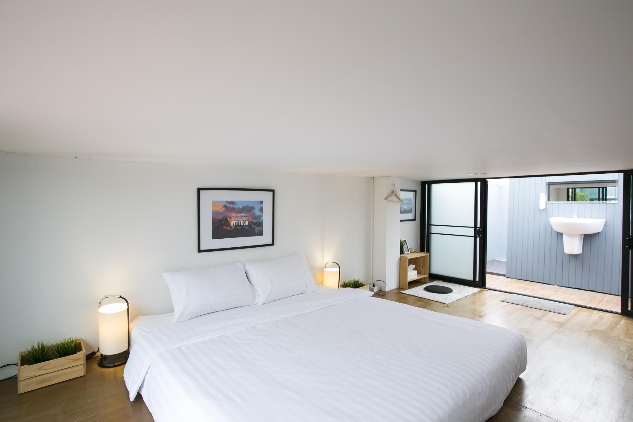 Top View Villa - Floor to Ceiling 1.38 Meters