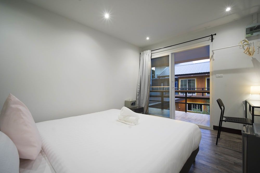 undefined Resort M - MRT Huai Kwang 5