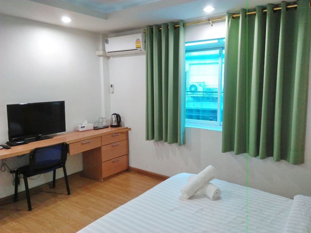 Resort M - MRT Huai Kwang Economy Quadruple Room, 2 Double Beds 4