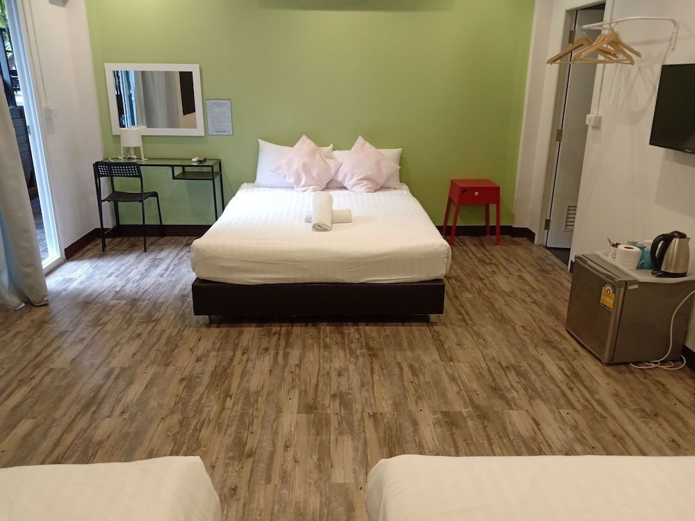 Resort M - MRT Huai Kwang Economy Triple Room, 1 Bedroom 8