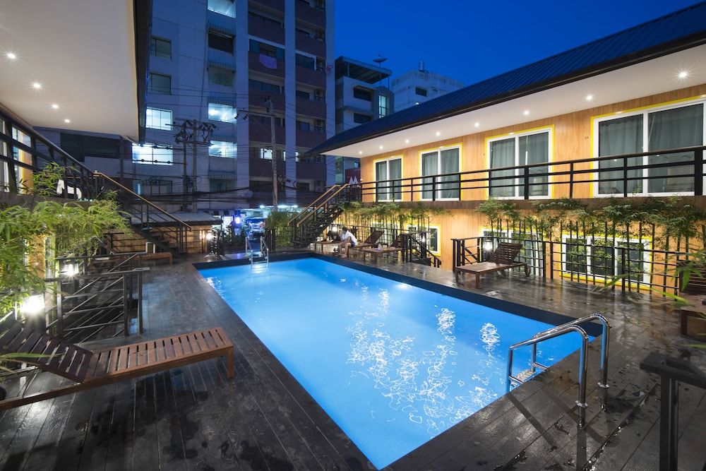 undefined Resort M - MRT Huai Kwang 2