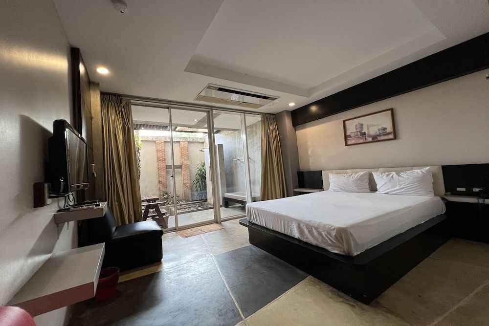 undefined Eurna Resort 3