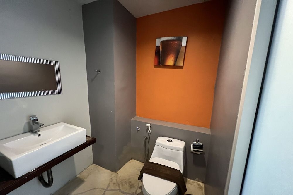 Eurna Resort Standard Room 9