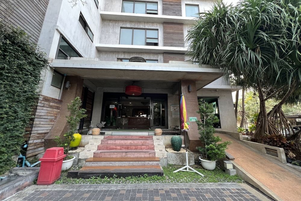 undefined Eurna Resort 9