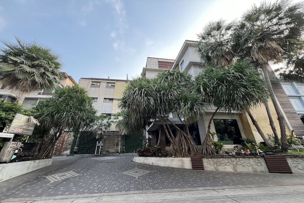 undefined Eurna Resort 6