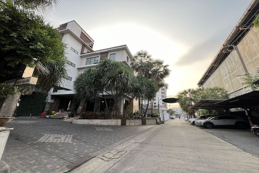 undefined Eurna Resort 7