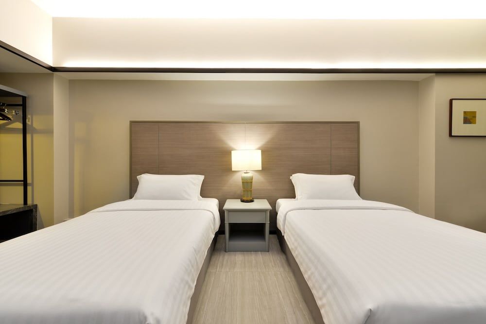 Tinidee Hotel Bangkok Golf Club Premium Deluxe Single Room with Balcony 2