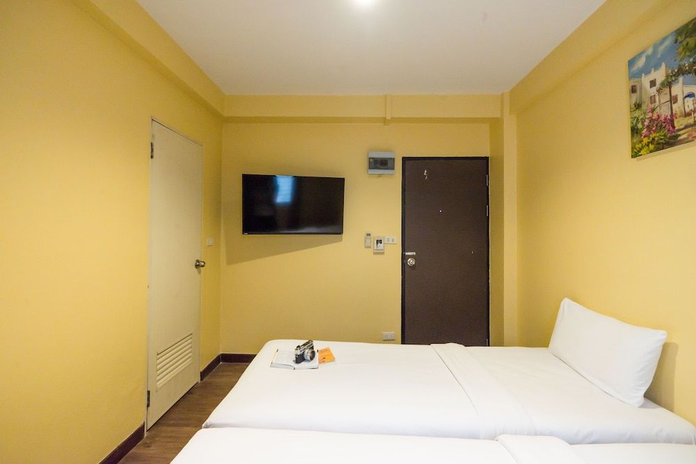 The Corner Ratchada Standard Twin Room 5