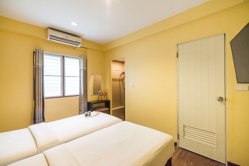 The Corner Ratchada Standard Twin Room 6
