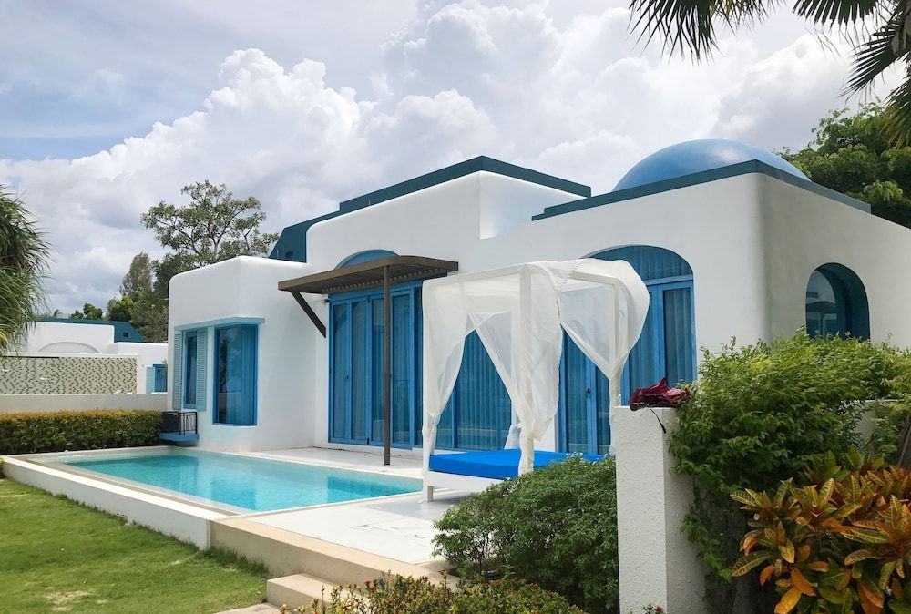 Private Beach Front Pool Villa