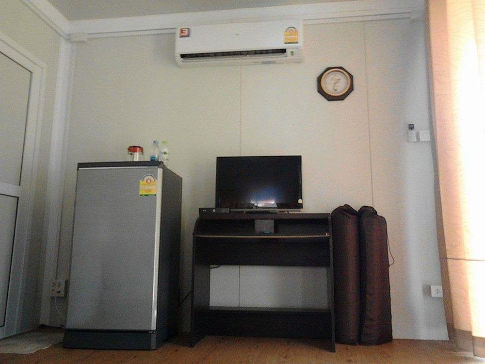 Baan Pennee Quadruple Room 6