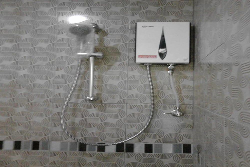 Baan Pennee Quadruple Room 10