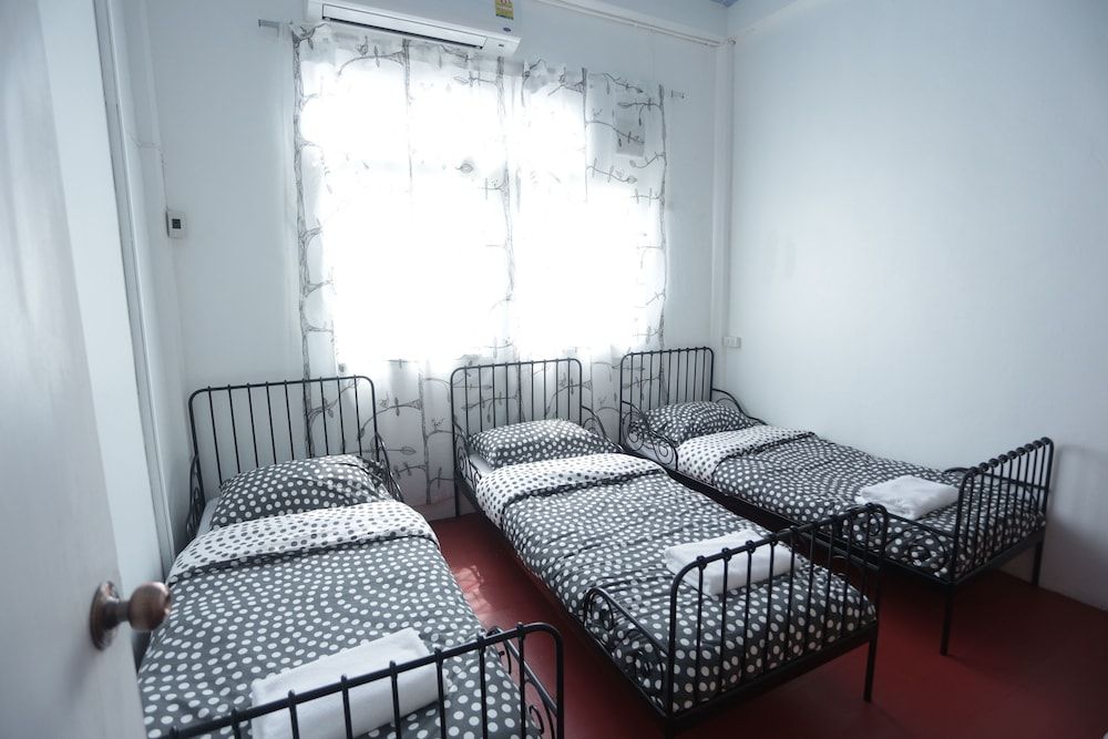 Tiger Lily Hostel Deluxe Room for 5 People 3