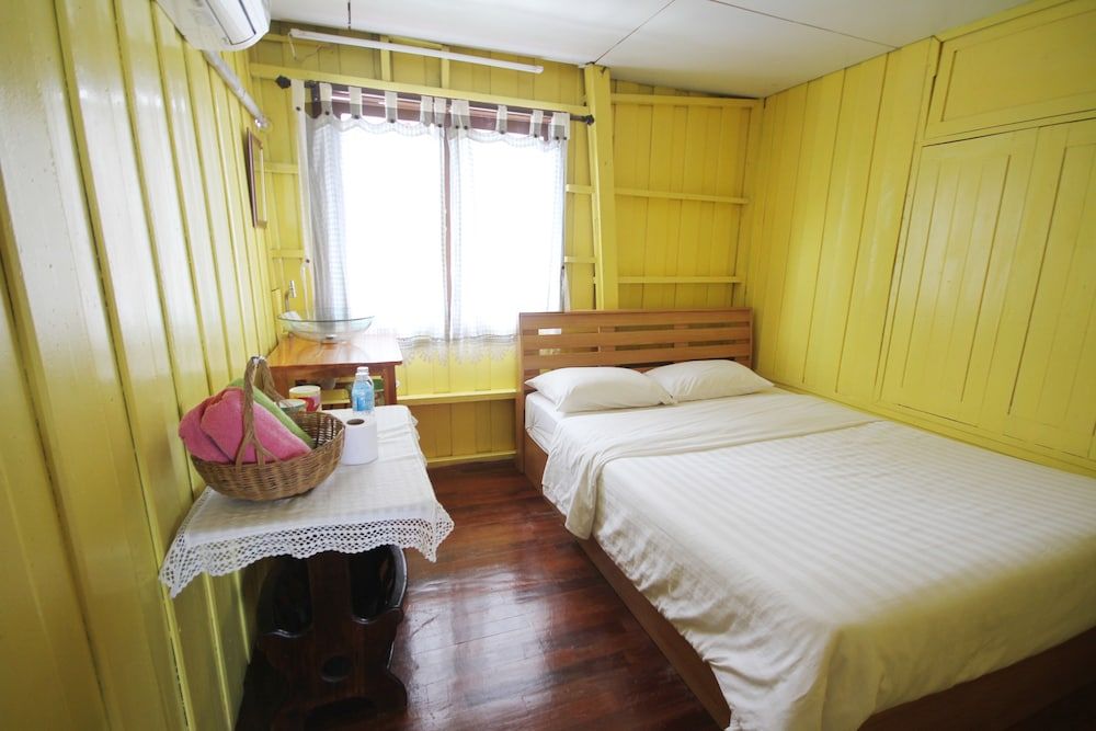 Standard Room with Private External Bathroom