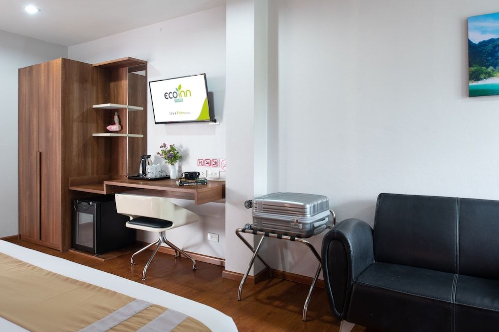 Eco Inn Prime Trang Premier Deluxe, 1 King Bed, Non Smoking, City View 8