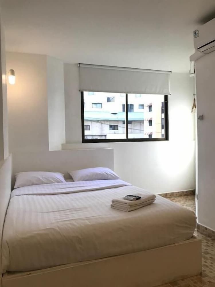 Jellyfish Hostel Standard Double Room 4