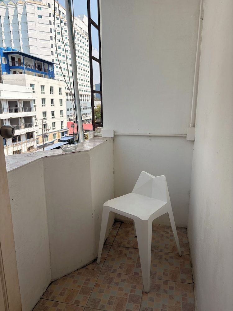 undefined Jellyfish Hostel 3