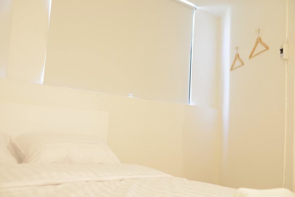 undefined Jellyfish Hostel 6