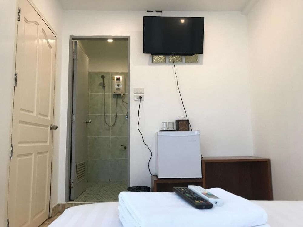 Jellyfish Hostel Standard Double Room 12