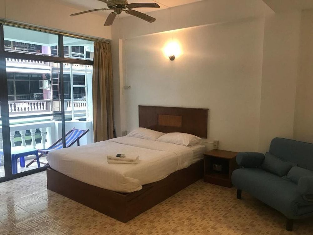 undefined Jellyfish Hostel 9