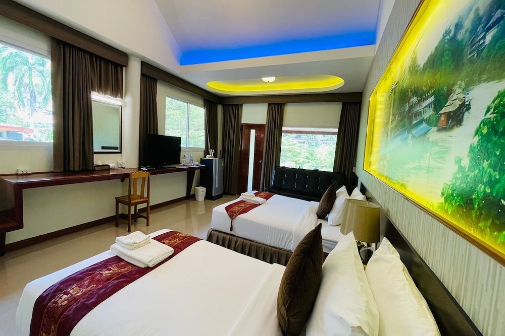 Baan Rim Kwai Paerimnam Resort Deluxe Twin Room 4